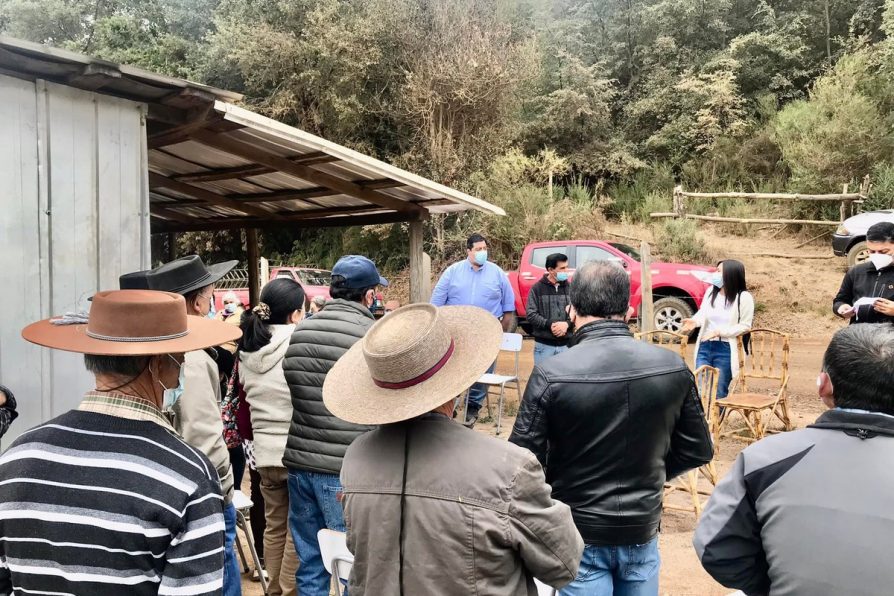 Delegado de Cauquenes  se reúne con vecinos de Risco del León y conoce las  necesidades de la comunidad