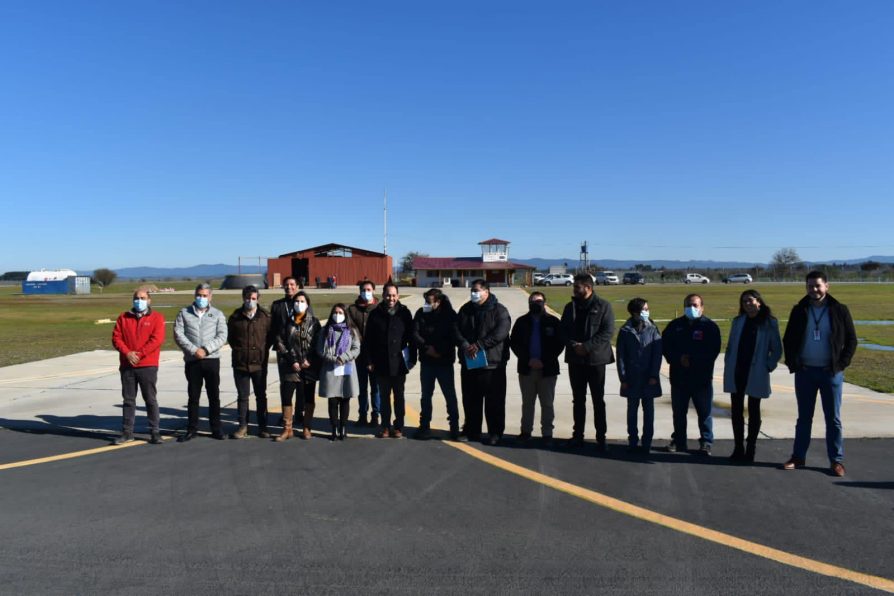 Autoridades visitan aeródromo El Boldo de Cauquenes
