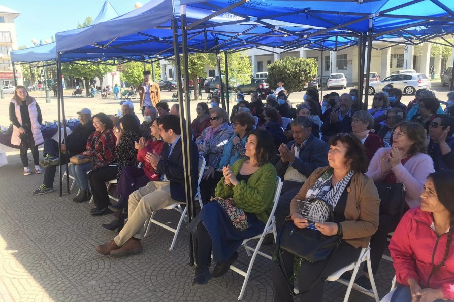 EN CAUQUENES CELEBRAN INICIO DEL MES DEL ADULTO MAYOR