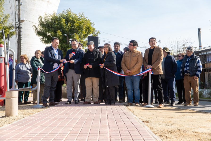 Autoridades y comunidad inauguran remozada Plazoleta Carlos Condell de Cauquenes