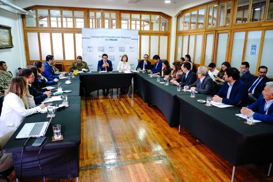 DELEGADO PRESIDENCIAL DE CAUQUENES PARTICIPA EN REUNIÓN REGIONAL DE COORDINACIÓN POR ELECCIONES 2025 EN TALCA