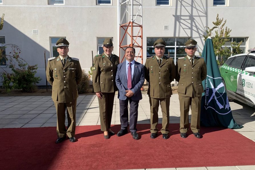 DELEGADO PRESIDENCIAL PARTICIPA EN CEREMONIA DE RETIRO DE FUNCIONARIA DE CARABINEROS TRAS CUMPLIR 30 AÑOS DE SERVICIO