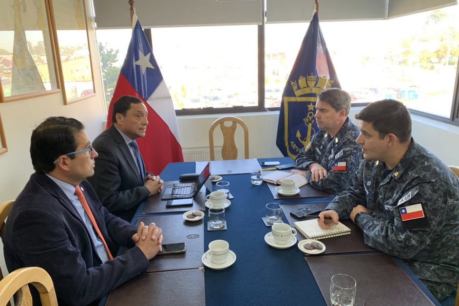 DELEGADO PRESIDENCIAL SE REÚNE CON AUTORIDADES MARÍTIMAS PARA FORTALECER SEGURIDAD EN EL BORDE COSTERO DE PELLUHUE Y CHANCO