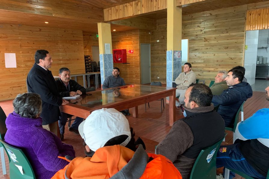 DELEGADO PRESIDENCIAL PROVINCIAL DE CAUQUENES SOSTIENE REUNIONES CON PESCADORES ARTESANALES DE CHANCO Y PELLUHUE