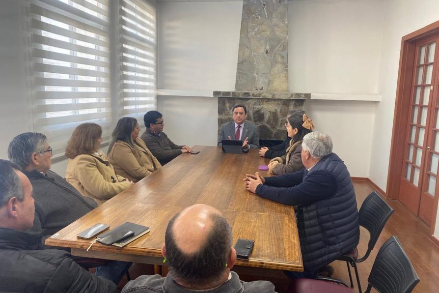 DELEGADO PRESIDENCIAL RECIBE A NUEVA DIRECTIVA DE LA CÁMARA DE COMERCIO DE CAUQUENES