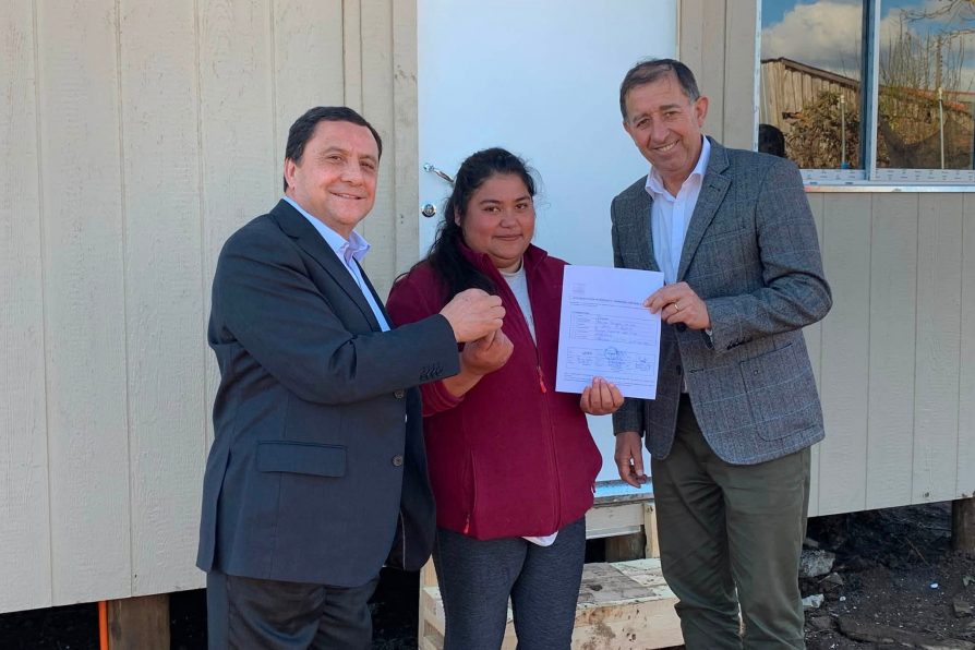 DOS VIVIENDAS DE EMERGENCIA FUERON ENTREGADAS A FAMILIAS AFECTADAS EN CHANCO