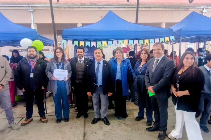 COLEGIO BLANCO ENCALADA DE CAUQUENES REALIZÓ LA TERCERA FERIA EDUCATIVA DE SALUD MENTAL EN INFANCIA Y ADOLESCENCIA
