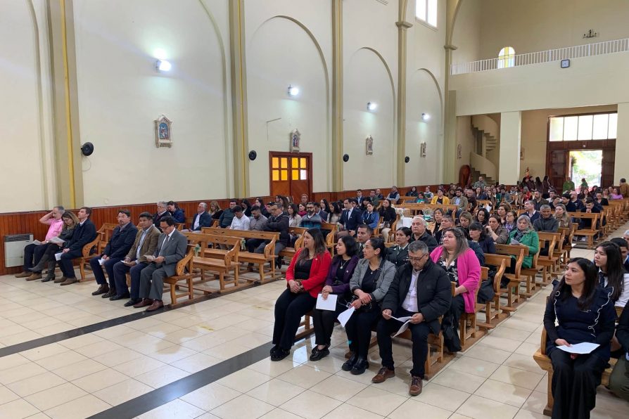 CON UNA MISA EN LA PARROQUIA SAN PEDRO DE CAUQUENES CONMEMORAN EL DÍA DEL PROFESOR